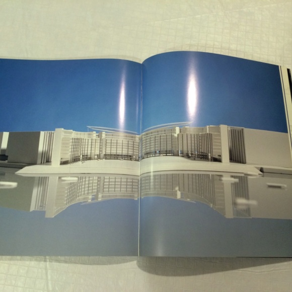 Foster Associates: Recent Works (Architectural Monographs, No 20) Paperback book - Picture 11 of 16